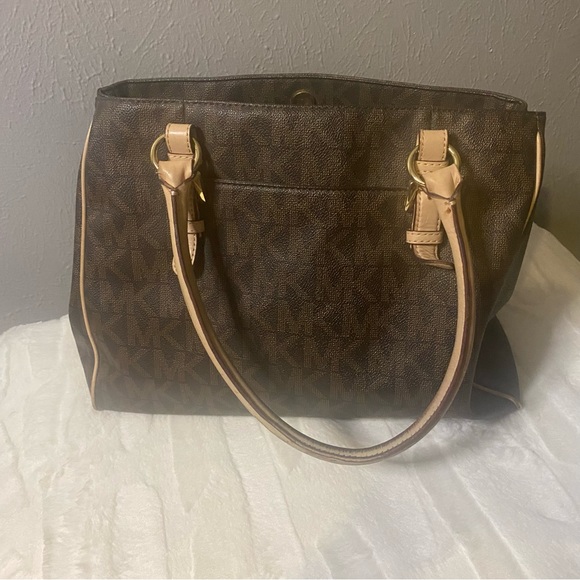 Michael Kors brown signature bag - Picture 2 of 11